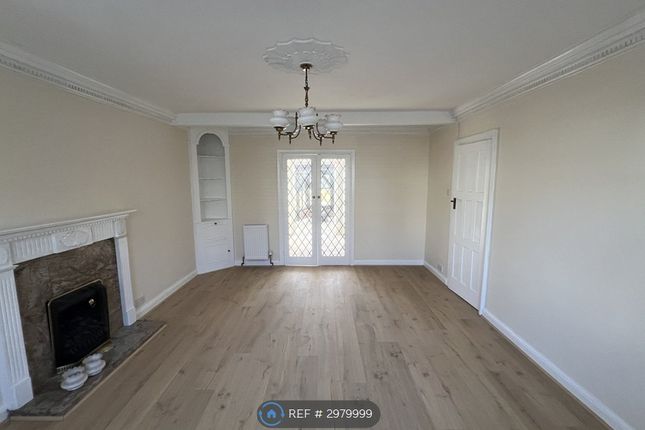 Elm Way, Worcester Park photo 5