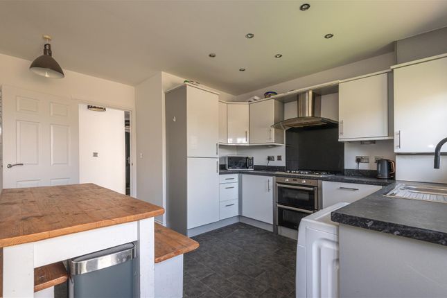92, Horsforde View, Leeds photo 5