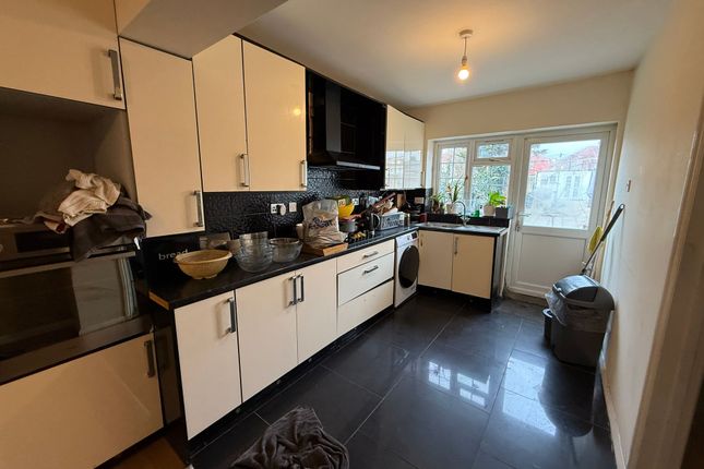 140 Waltham Avenue, Hayes photo 2