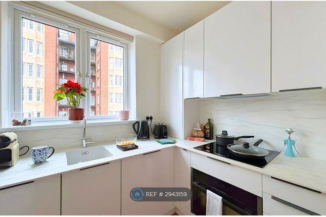 Flat   Moscow Road, London photo 2
