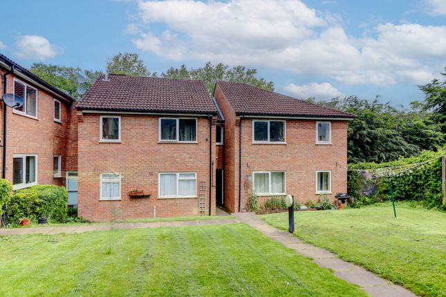 Thumbnail Flat for sale in Eaton Avenue, High Wycombe