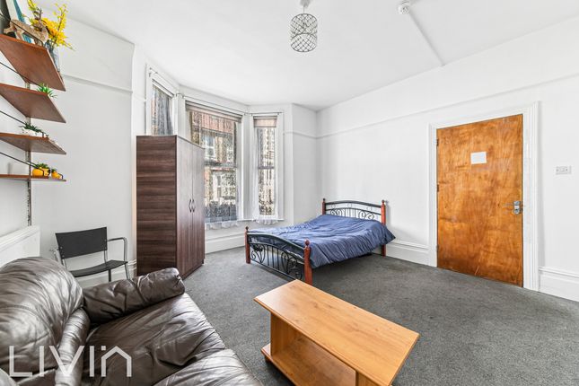 15 Montague Road, Croydon photo 4