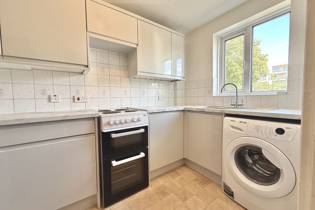 3  Windsor Cottages,, Amersham Grove, New Cross photo 3