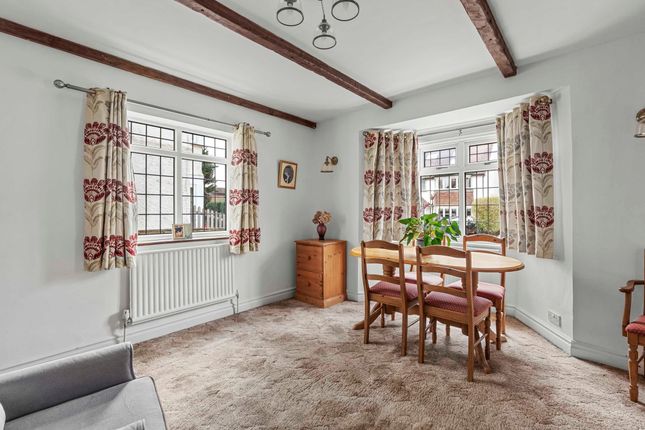 28 Baring Road, Beaconsfield photo 2