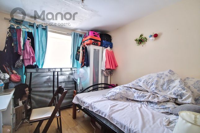 24 Gloucester Road, London photo 4