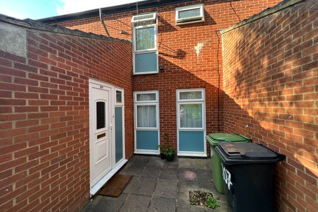 3-bed house on 207, Fulmar Lane, WELLINGBOROUGH, £1,200/mo