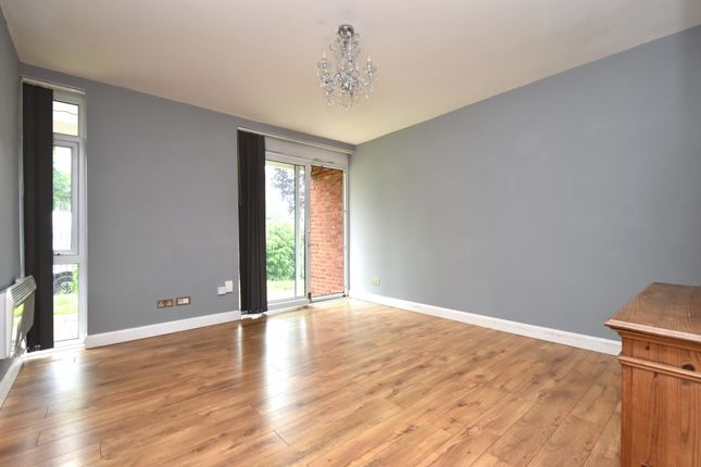 Flat to rent in Rydens Houseflat 1 Rydens House, Charlesfield Road