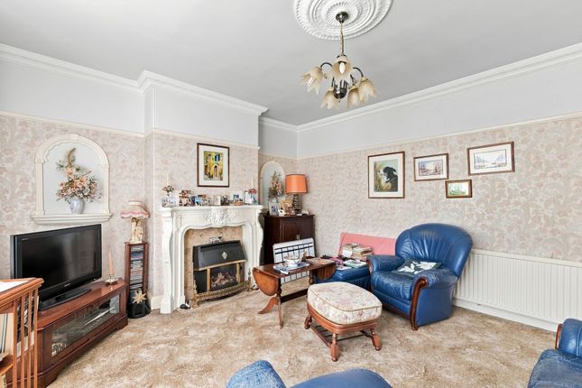 14 Dunstan Crescent, Worksop photo 3
