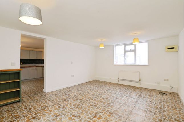 4, Harvest Court, Bourne photo 4