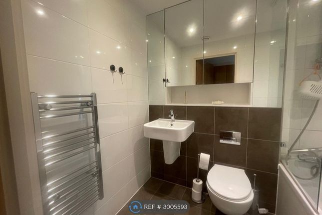 Flat, Baquba Building Conington Road, London photo 4
