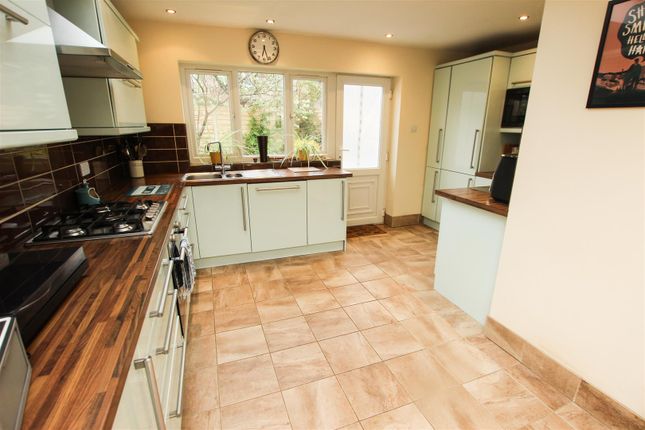 6, Langton Gardens, Doncaster photo 4