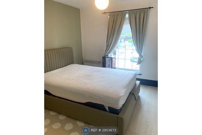 Flat, Vanryne House High Road, Loughton photo 5