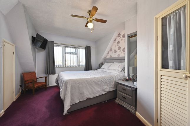 74 Harebeating Drive, Hailsham photo 4