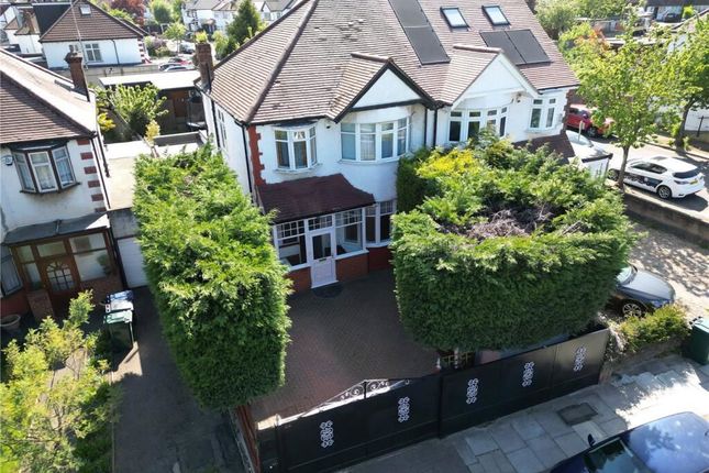 4-bed house on 44, Great North Way, London, £600,000