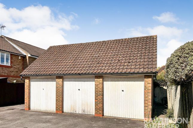 3, Grafton Way, West Molesey photo 2