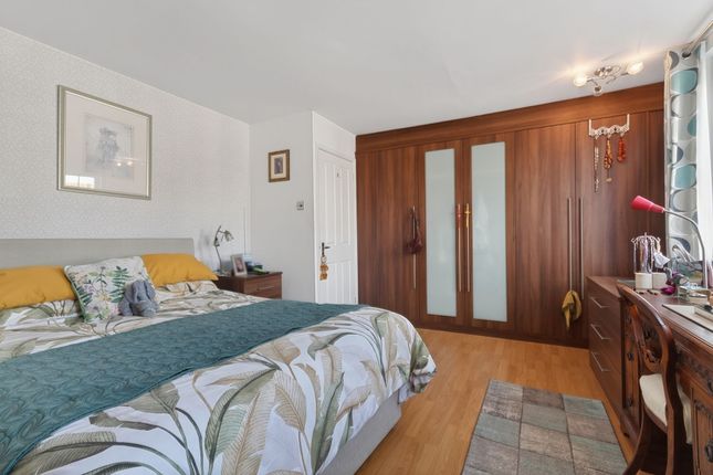 23 Lavinia Way, Littlehampton photo 4