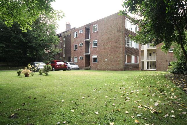 Flat to rent in West Oakhill Park, Old Swan, Liverpool, Merseyside