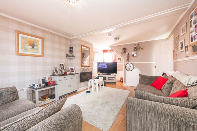 30, Findchapel Place, Dundee photo 4