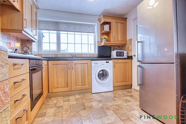 11 Queens Walk, Chesterfield photo 3