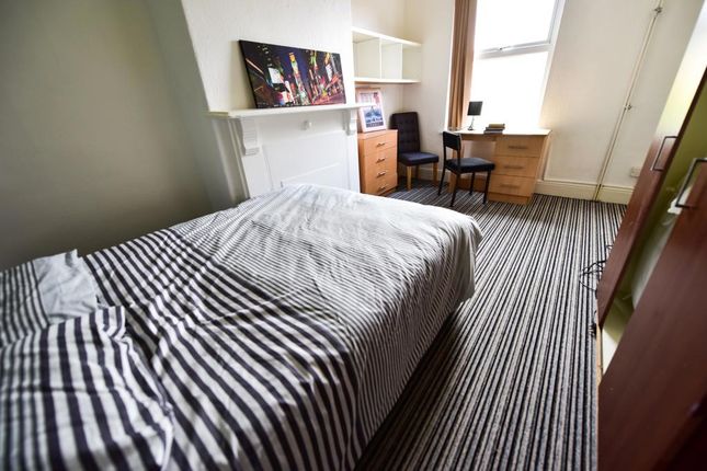 Chestnut Avenue, Leeds photo 4
