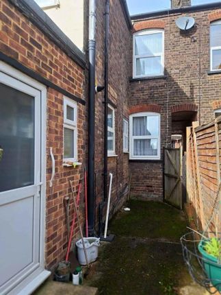 Thumbnail Terraced house for sale in Clarendon Road, Luton