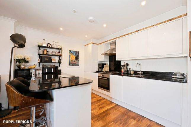 Flat 10/Crondall Place, Church Road, Fleet photo 2