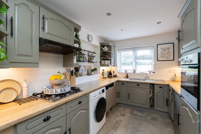1, Warwick Close, Dorking photo 5