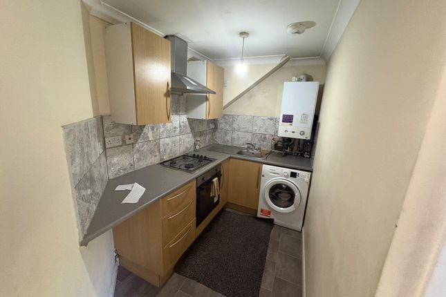 4 Herbert Road, Southall photo 5