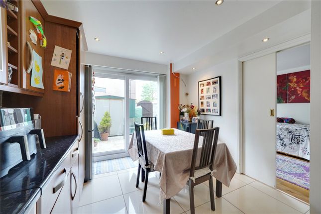 Maisonette for sale in Hadrians Ride, Enfield