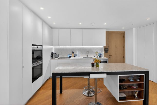 Apartment 305, 3 Television Centre, 101, Wood Lane, White City photo 3