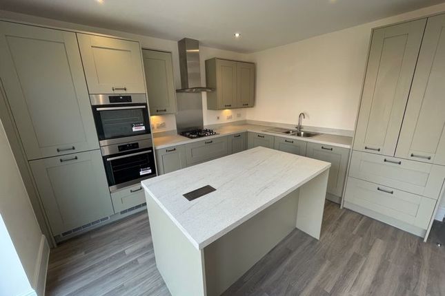 11, Farrow Drive, Bognor Regis photo 4
