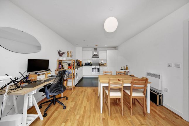 Flat for sale in Meath Crescent, Bethnal Green, London