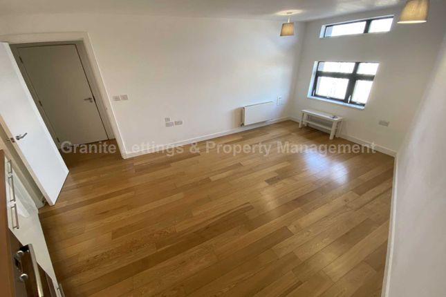 Apt 172, Islington Wharf, Great Ancoats Street, Manchester photo 3