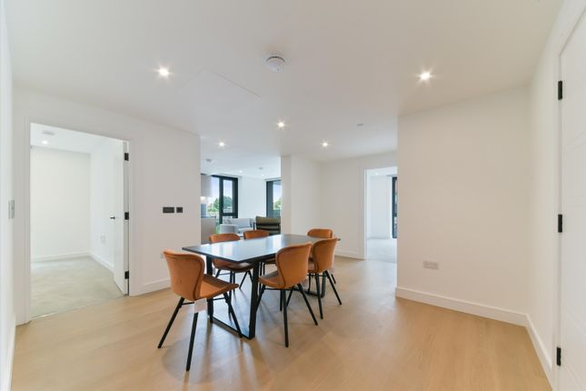 9, Bowden House, London photo 4
