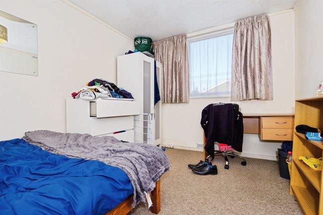 29, Somner Close, Canterbury photo 4