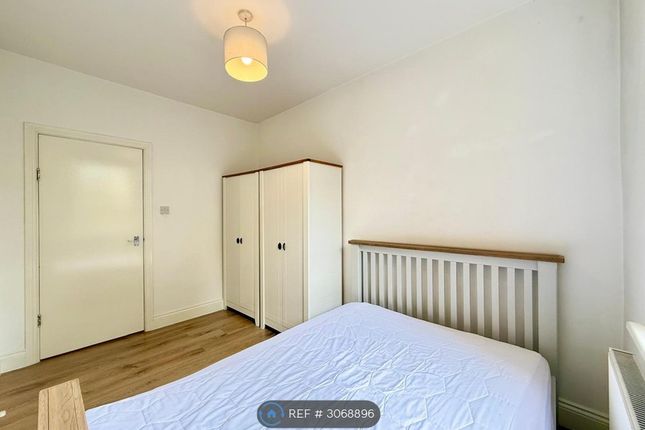 Flat, Rosslyn House Rushcroft Road, London photo 5