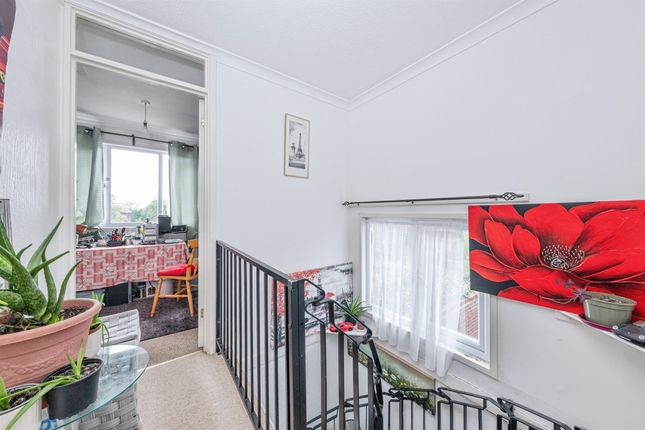 25, Medhurst, Milton Keynes photo 4