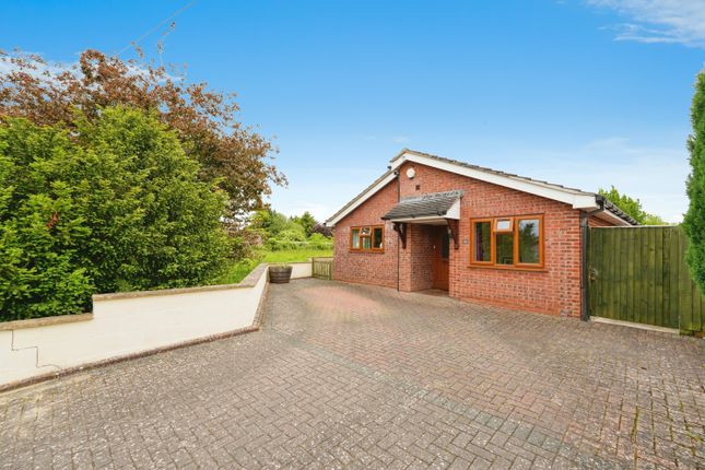 Thumbnail Bungalow for sale in High Street, Honeybourne, Evesham, Worcestershire