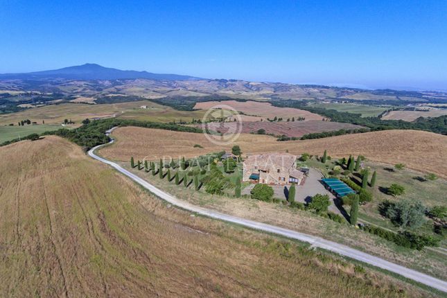 Villa for sale in Sarteano, Siena, Tuscany