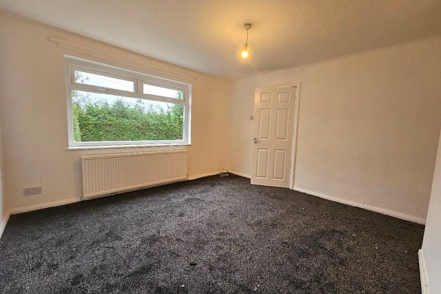 5 Daneswood Avenue, Rochdale photo 3
