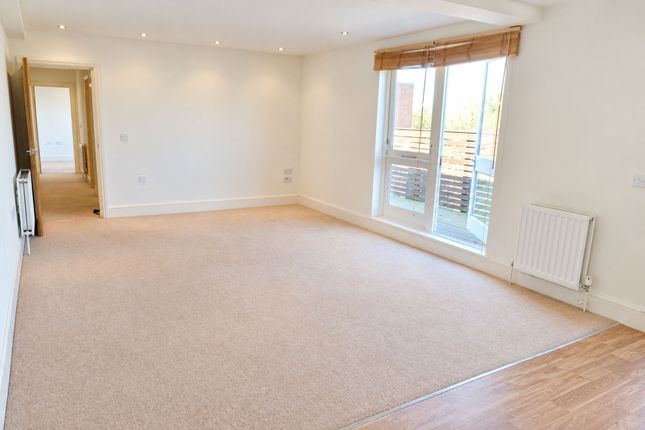 Flat 14, St. Andrews House 22-28 High Street, Epsom photo 2
