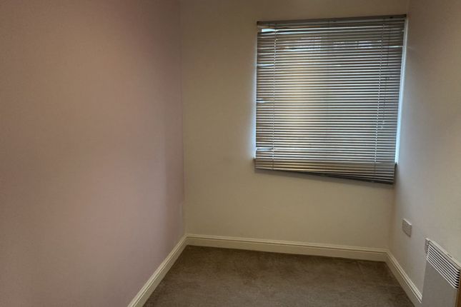 61 Lambwath Hall Court, Hull photo 5