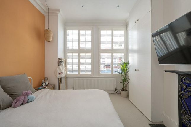 Flat Garden Flat, 102a, Priory Park Road, London photo 4