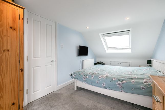 37, Park Avenue, Surrey photo 4