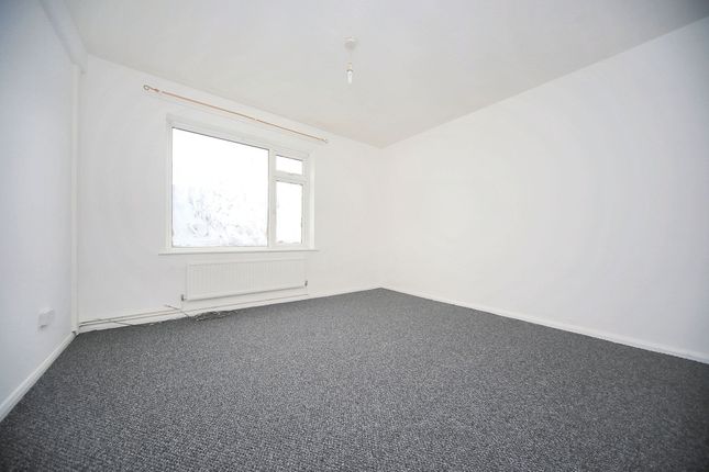 18 Pembroke Road, Wigan photo 3
