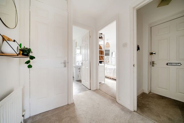 28, The Gilberts, Rustington photo 2
