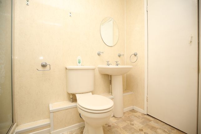 Flat for sale in Lodge Close, Mancetter, Atherstone