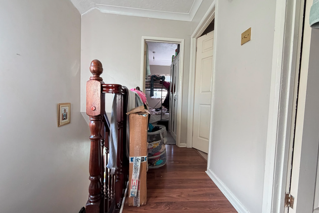 King Henrys Drive, Croydon photo 5