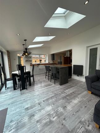 5, Bray Close, Grimsby photo 4
