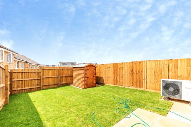 8, Wheatsheaf Close, Northamptonshire photo 4